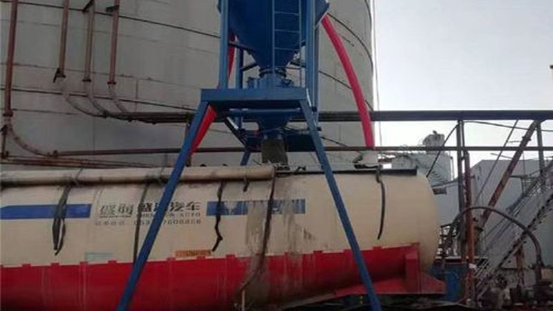 五面体加工中心与五轴加工中心：揭秘两者间的差异与选择要点